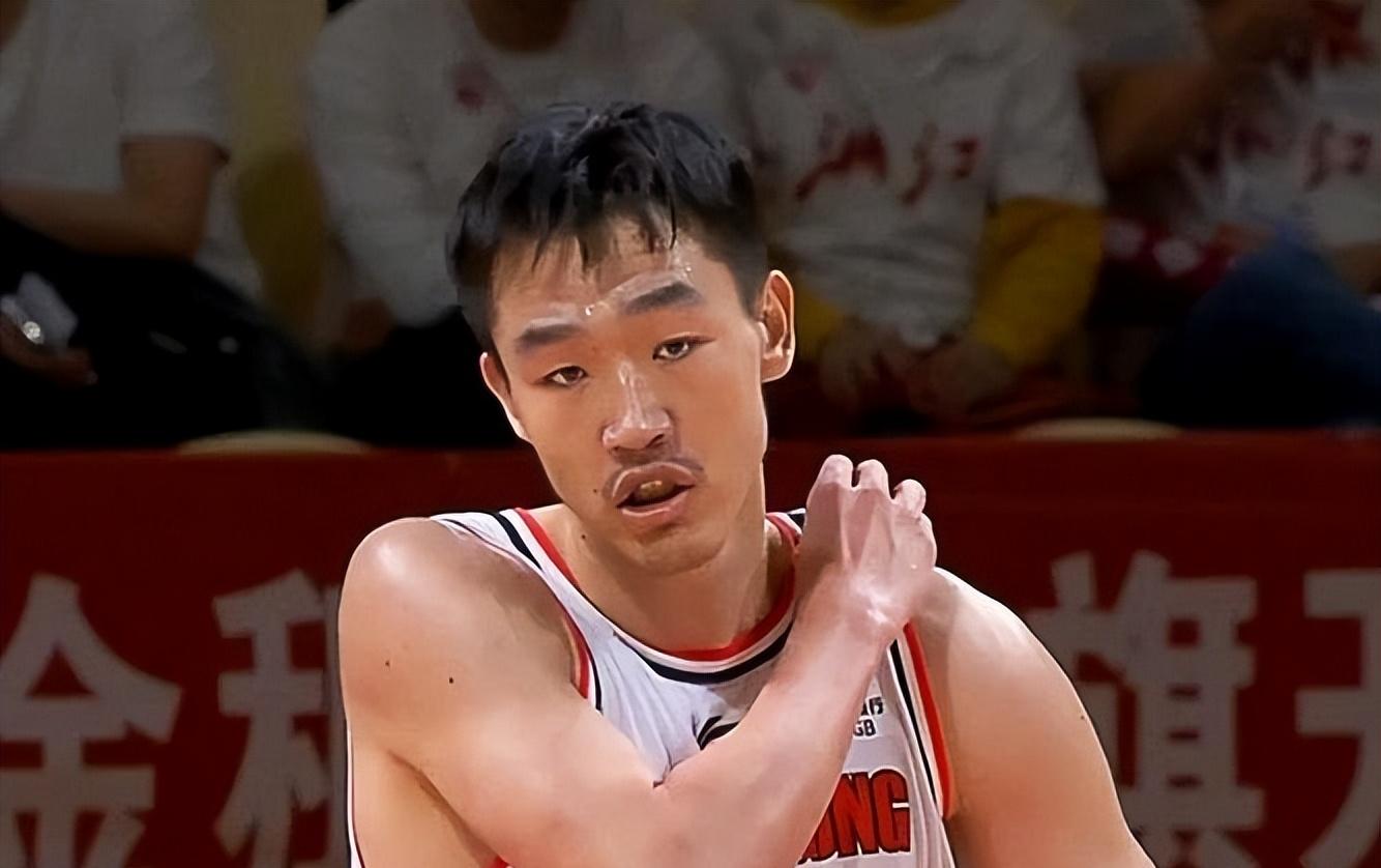 九游娱乐登录-今夜意甲焦点战；深圳男篮更衣室发声；底气十足；团队化学反应显著(2024深圳龙华国际男篮邀请赛直播吧)