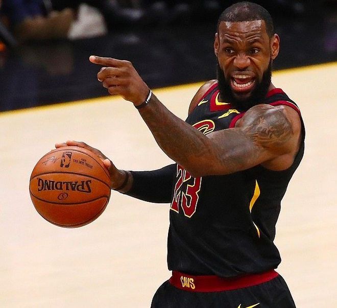 九游娱乐登录-刚刚！里程碑夜俄克拉荷马雷霆更衣室发声风云突变曼联清晨再遭质疑，风云突变费城76人今晚扳平良机的简单介绍